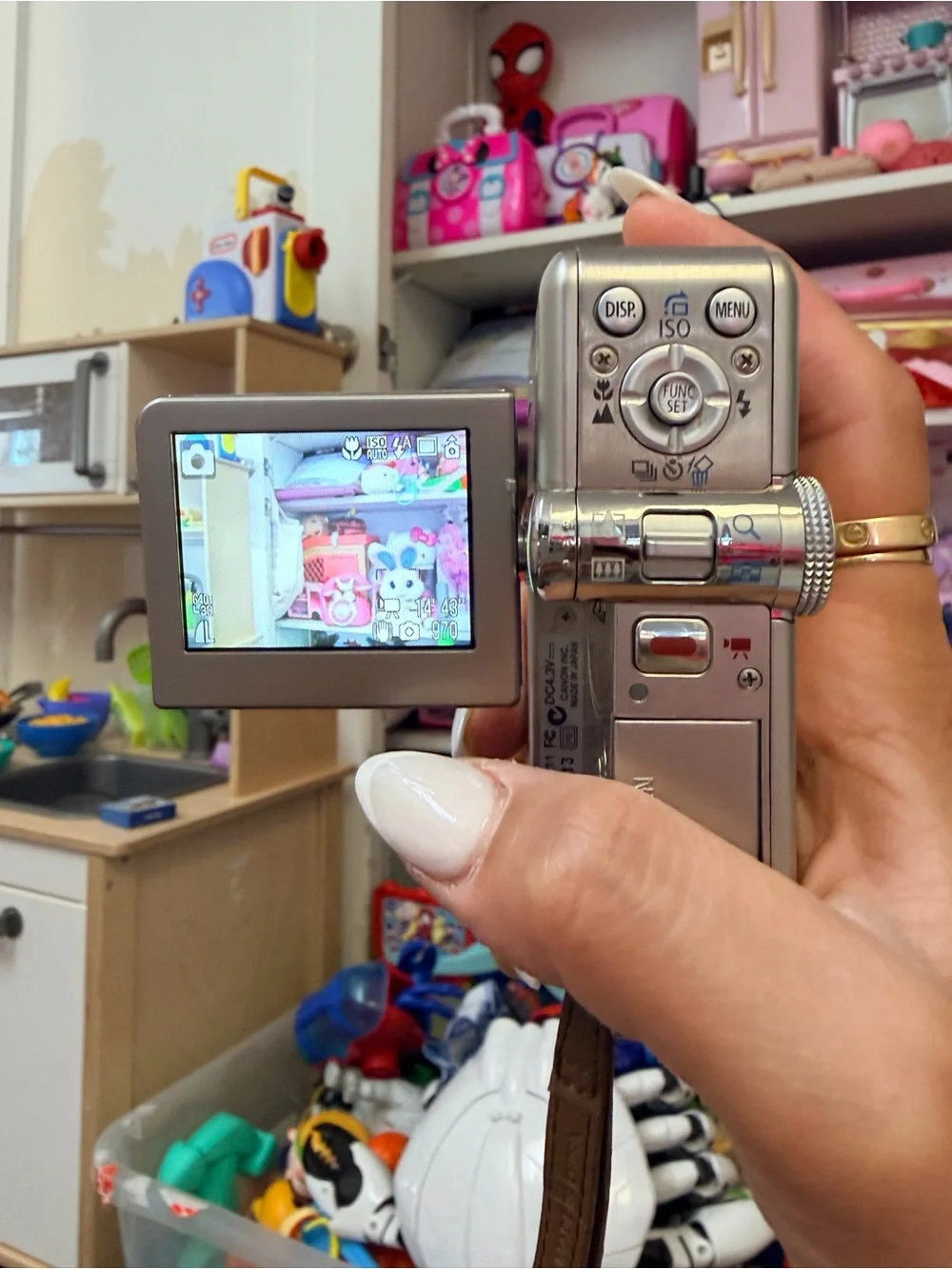 Canon compact digital